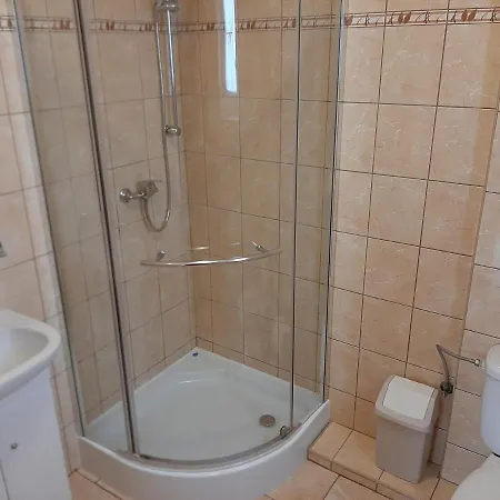 Quarto em Acomodações Particulares U Gosi *